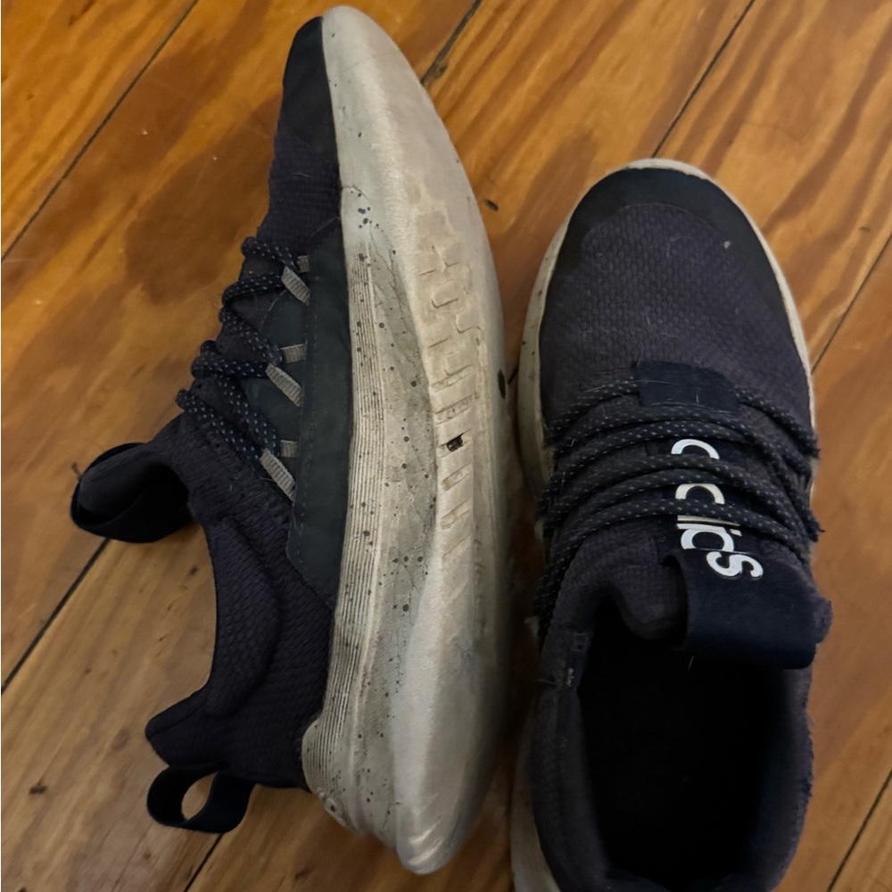 Adidas Black Sneakers Modern Athletic Design